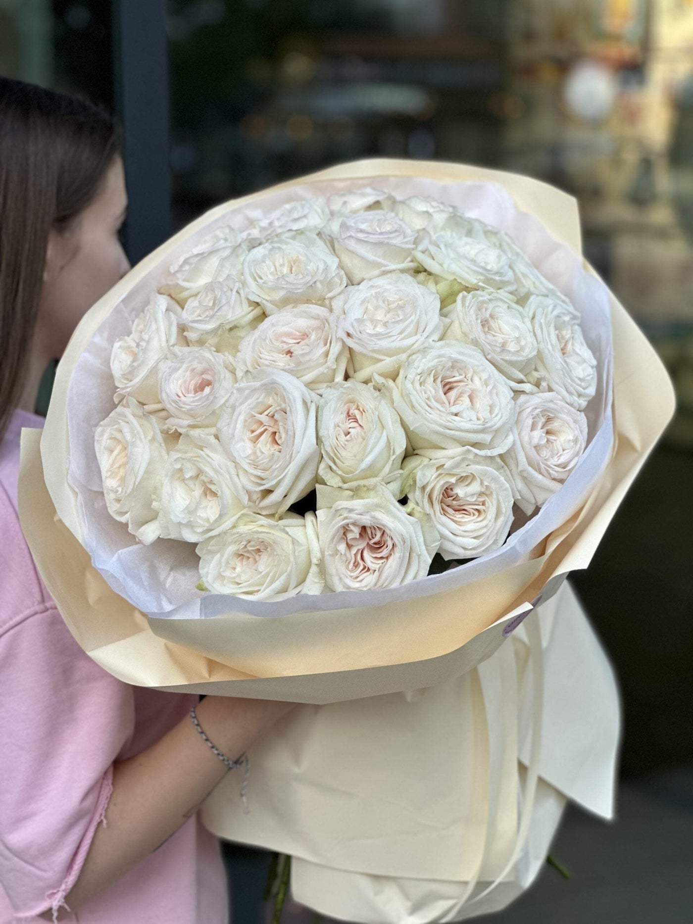 Bukiet róż White O’Hara kwiaty giftbar.pl 