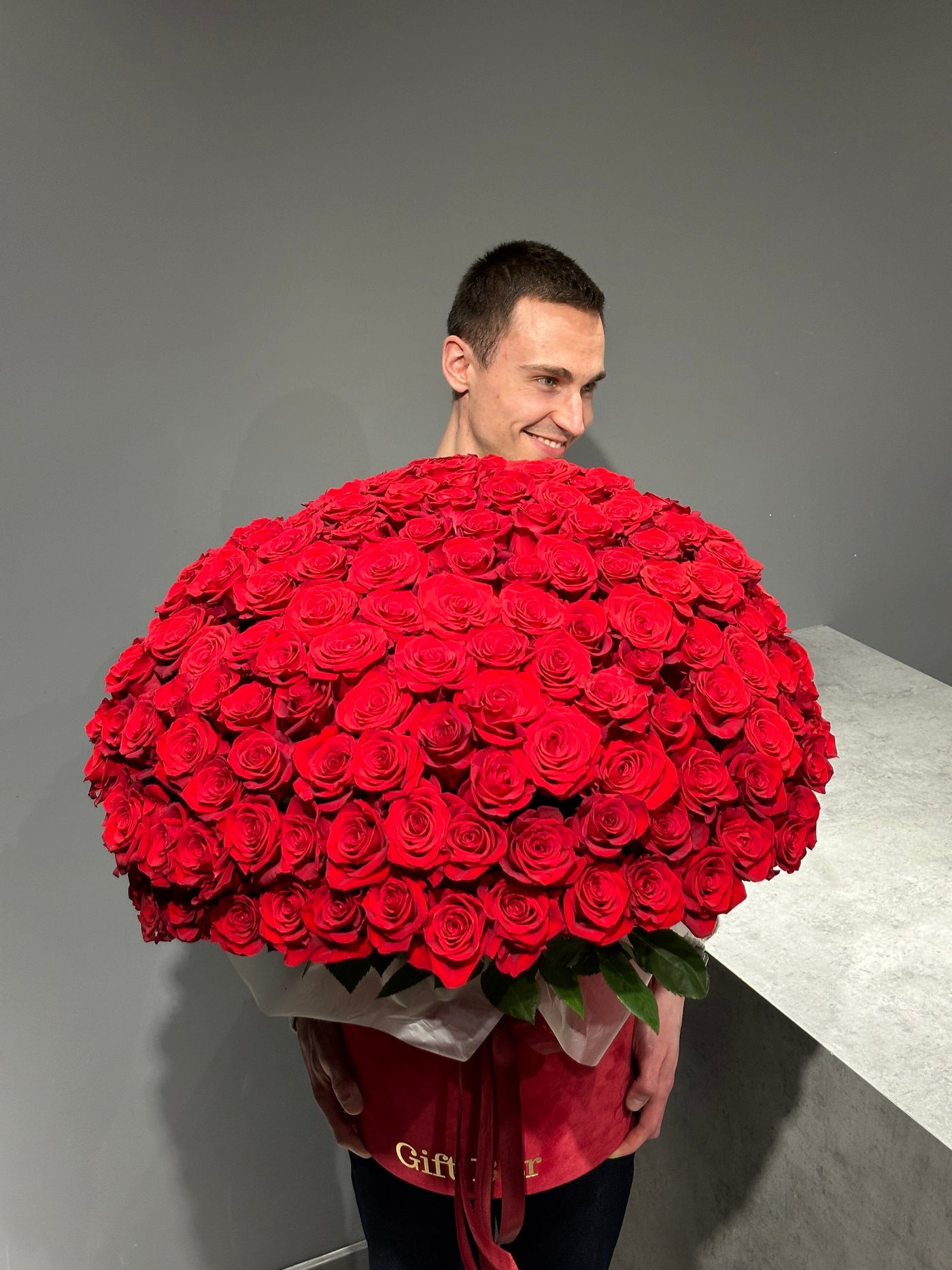 Czerwone róże w pudełku [od 11 szt] kwiaty giftbar.pl 