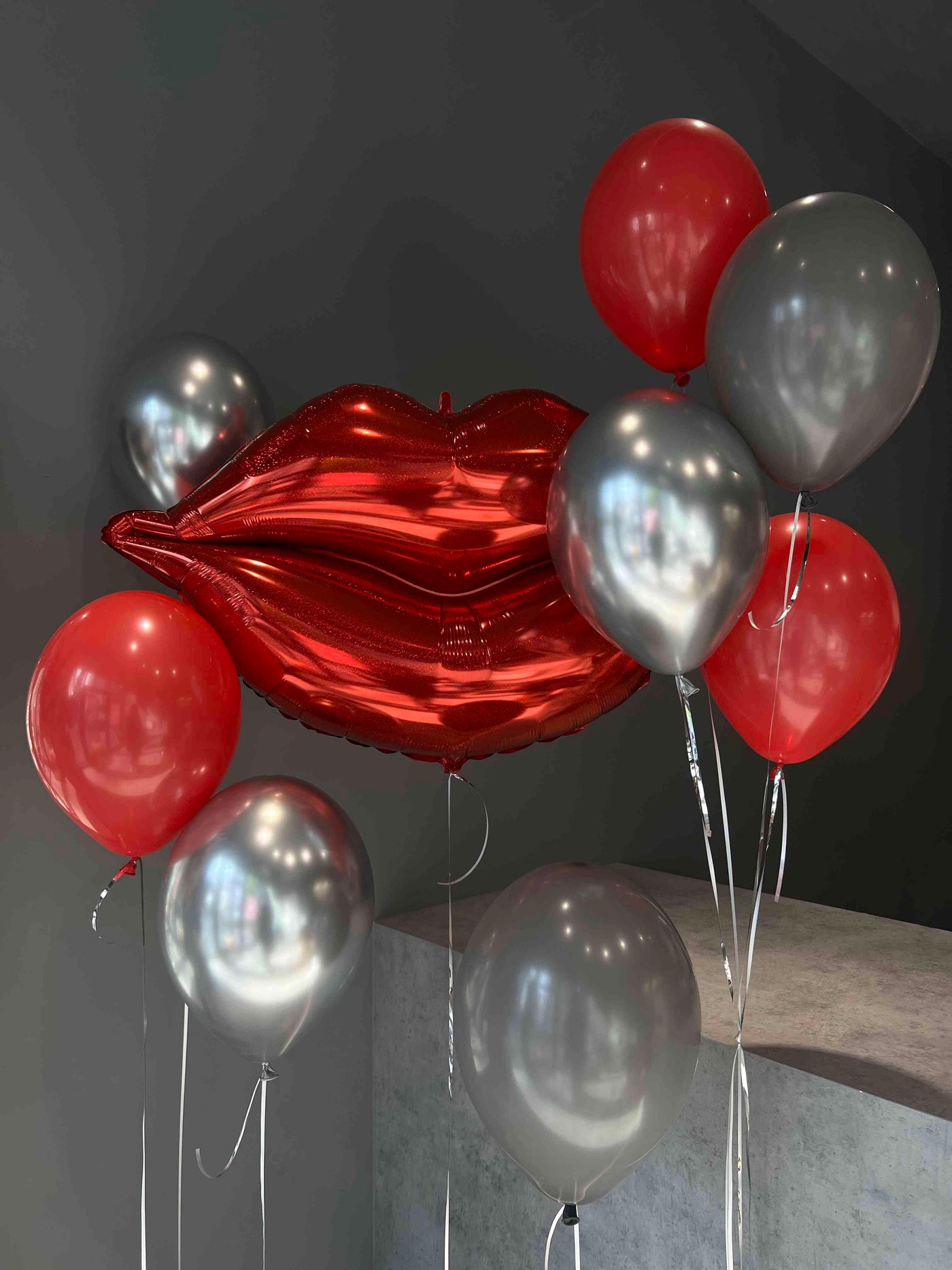 Zestaw balonów dla niej w w kształcie ust i balonów lateksowych balony giftbar.pl 