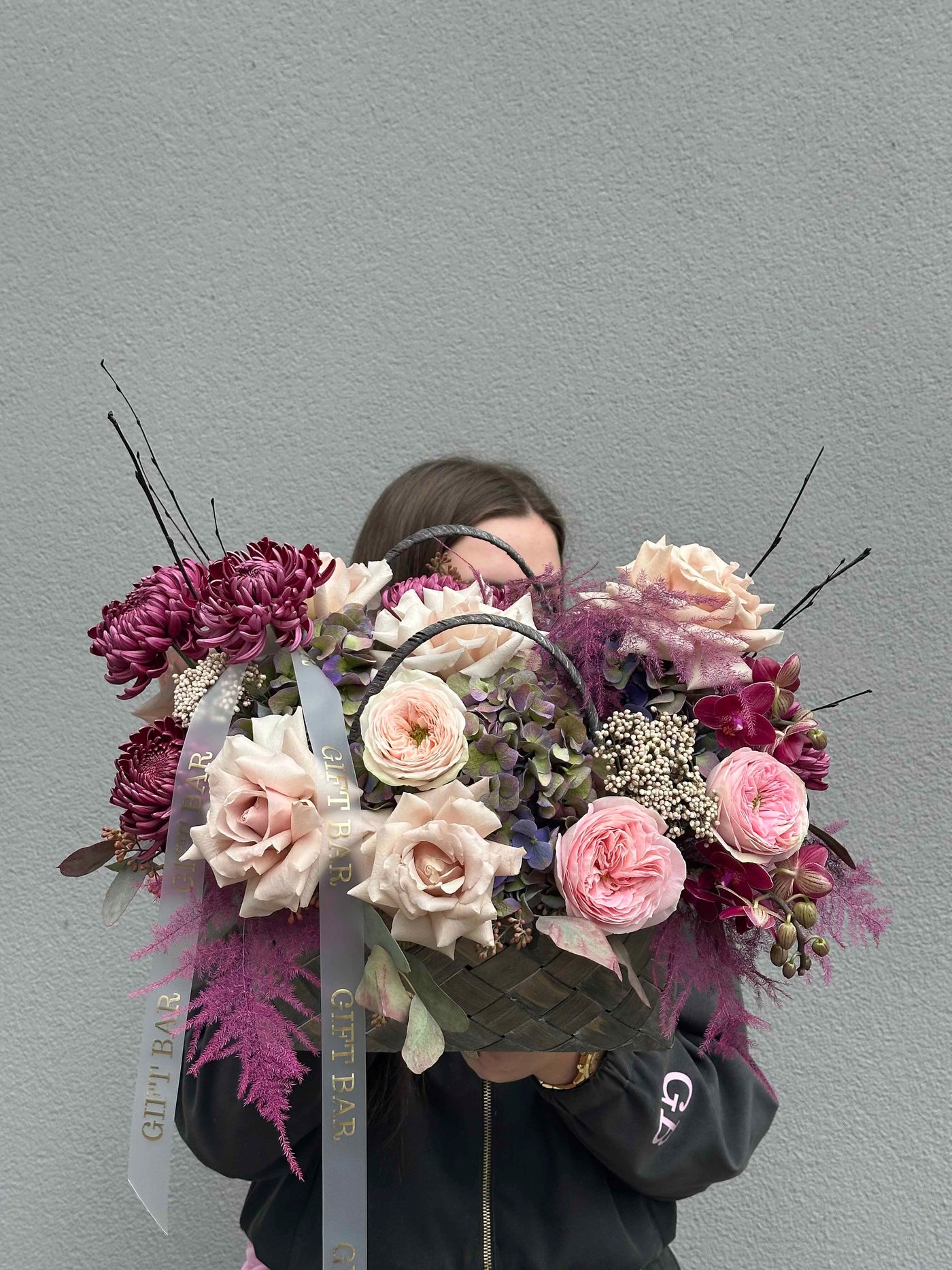 Kosz kwiatów "Acai Berry" kwiaty giftbar.pl 