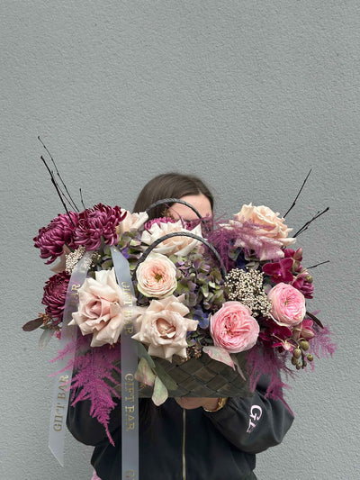 Kosz kwiatów "Acai Berry" kwiaty giftbar.pl 