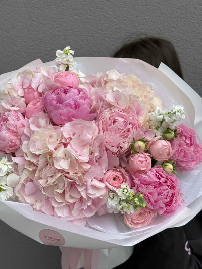 Bukiet "Blush Blossom" kwiaty giftbar.pl 