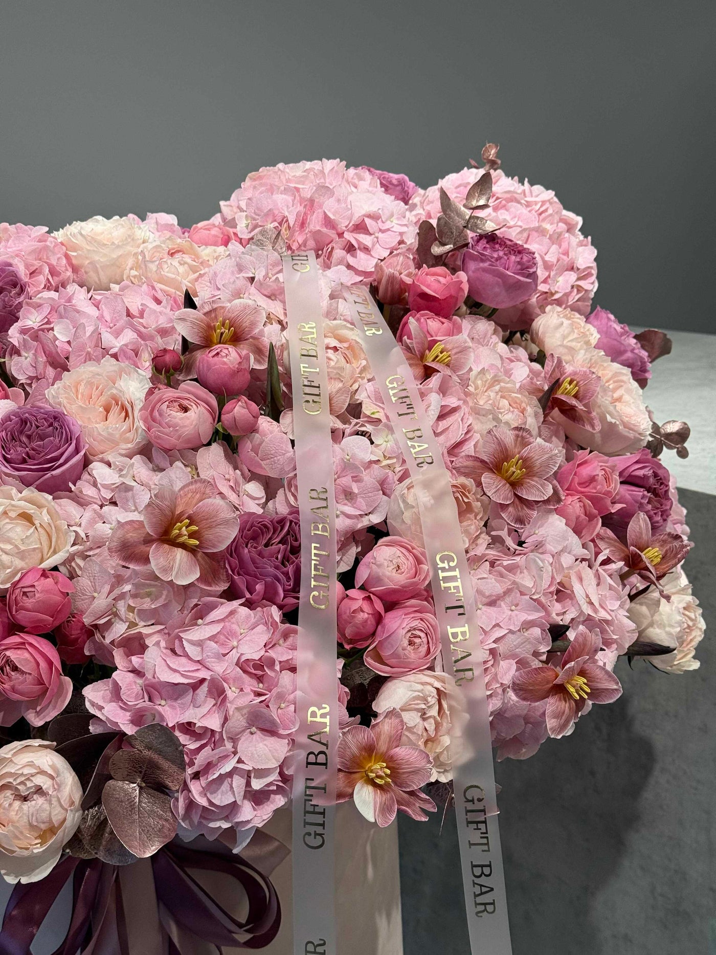 Kwiaty w pudełku "Warm Magic" kwiaty giftbar.pl 