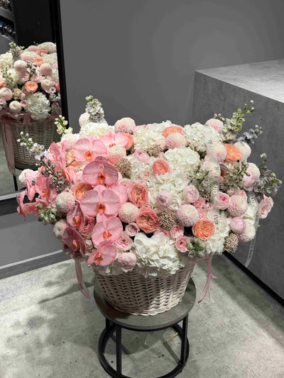 Kosz kwiatów "Wonderland" kwiaty giftbar.pl 