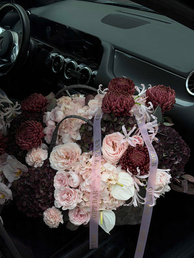 Kosz kwiatów "Chocolate Brown" kwiaty giftbar.pl 