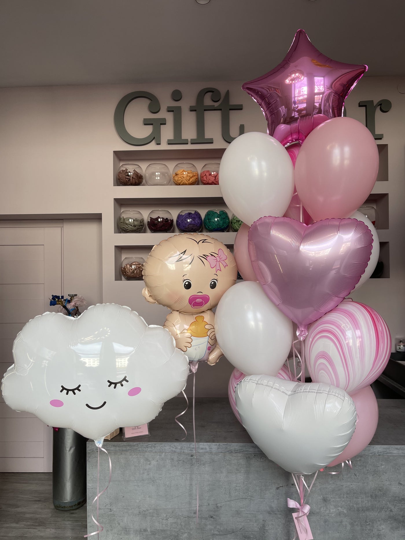 Balon foliowy Chmurka i bukiet balonów w biało-różowych kolorach balony giftbar.pl 